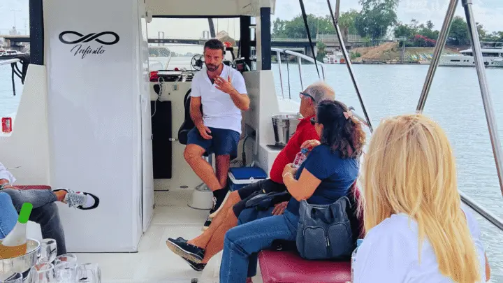 Sevilla: Tour en barco por el Guadalquivir