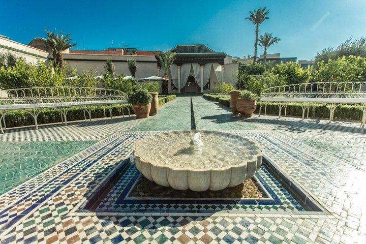 Visita guiada a pie a Marrakech Ben Youssef, Jardín secreto y zocos