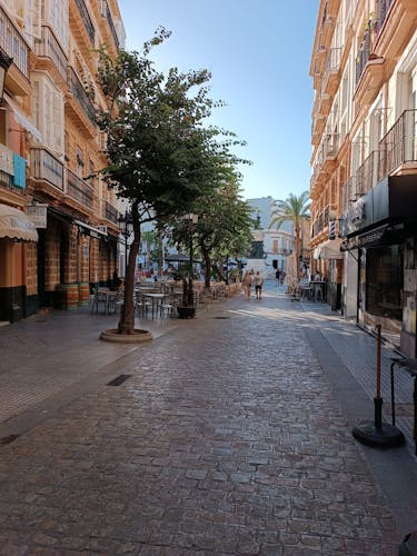Un viaje por la tradición culinaria de Cádiz