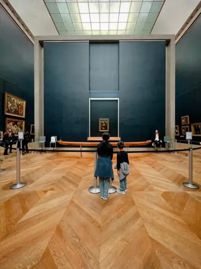 Paris: Louvre Museum Tour with Crowd Free Mona Lisa & Cruise