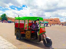 Tour privado en tuk tuk por Marrakech