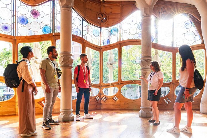 Tour por la vía rápida de Casa Batlló con Museo Opcional del Conejo Blanco