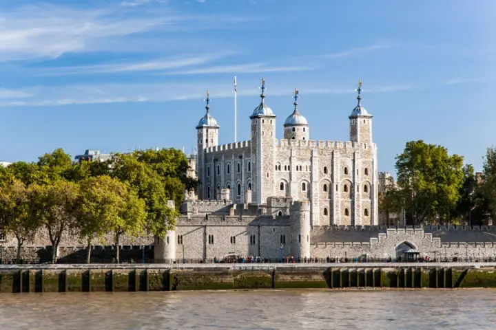 Small Group Tower of London, Crown Jewels & White Tower Tour