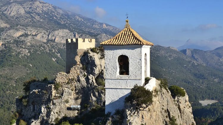 Guadalest and Algar waterfalls tour from Benidorm