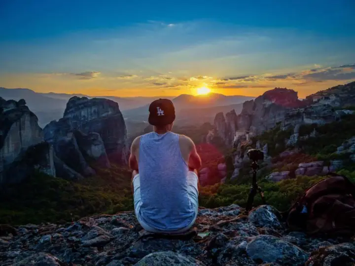 Atenas: Excursión de 2 días a Meteora en español con guía y hotel
