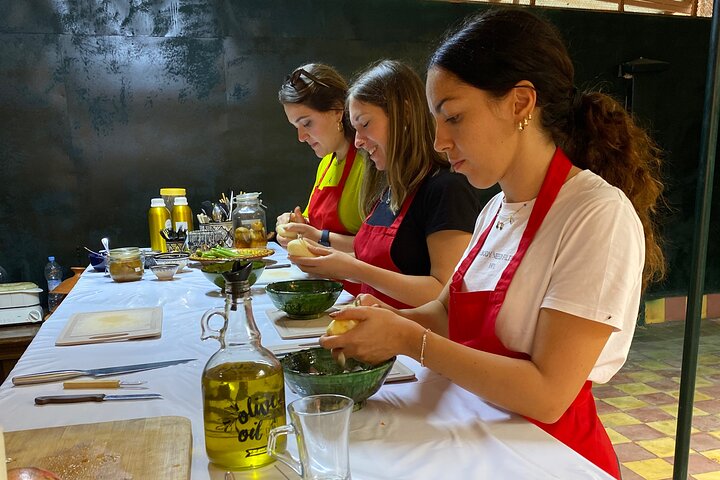 Clase de cocina con Yassine y familia.