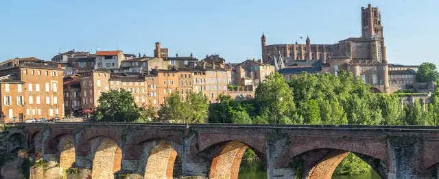 Albi and Cordes-sur-Ciel Day Trip + Audio Guide