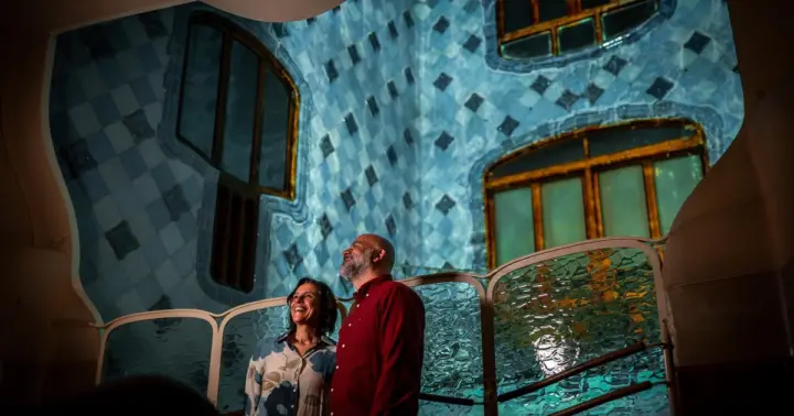 Barcelona: Casa Batlló Night Visit with Welcome Drink