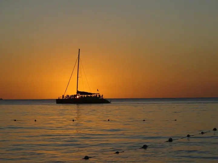 Valencia: Excursión en Catamarán al Atardecer