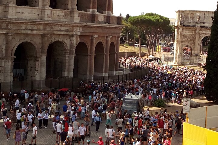 Tour privado a pie Museos Vaticanos o Coliseo