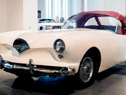 Entrada al Museo del Automóvil y la Moda