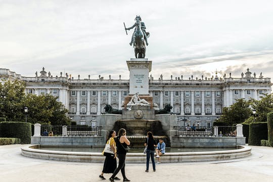 Enjoy a personalized half-day tour in Madrid with a local
