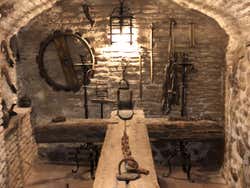 Tour de las leyendas de Toledo + Entrada a las Cuevas del Alcaná