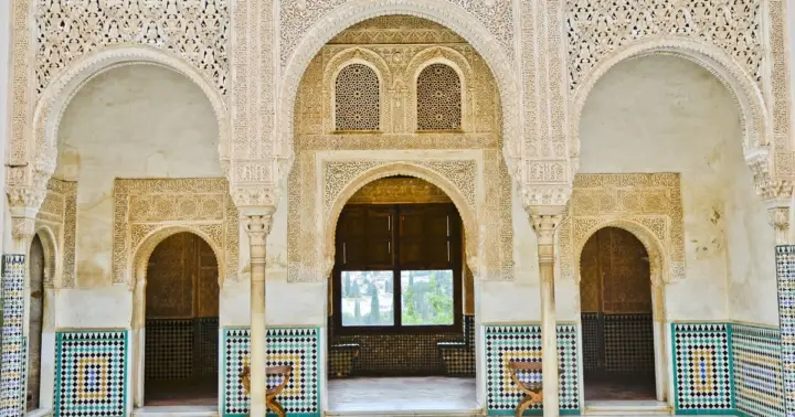 Granada: Alhambra Regular Tour