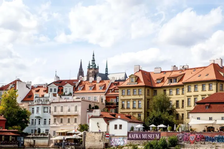 Praga: Tour turístico de un día completo con crucero y almuerzo