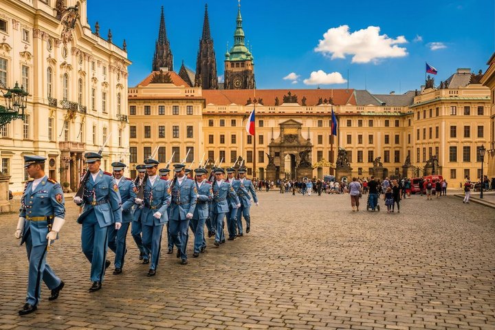 Praga: Tour de 1 hora por el castillo con entrada Fast-GET