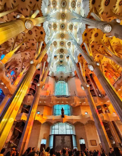 Tour privado o en grupo reducido por la Sagrada Familia con un arquitecto