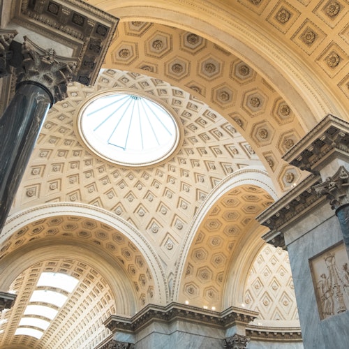 Museos Vaticanos: Entrada de acceso rápido + Tour guiado