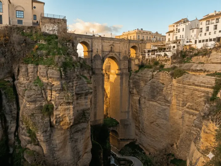 Desde Málaga: Setenil con el trenecito y Ronda + espectáculo de flamenco