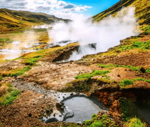 From Reykjavik: Helicopter Tour to Hengill with Landing