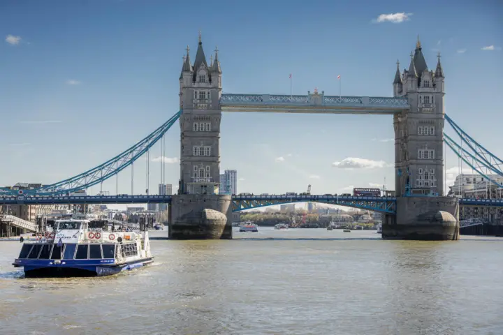 Londres: paseo en barco ilimitado de un día con City Cruises