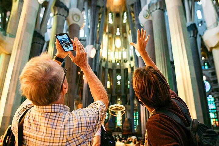 Barcelona: Visita guiada a la Sagrada Familia Max 6 Personas
