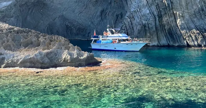 Premier Cruises Mallorca Boat: Caves, Snorkel Tapas & Drinks