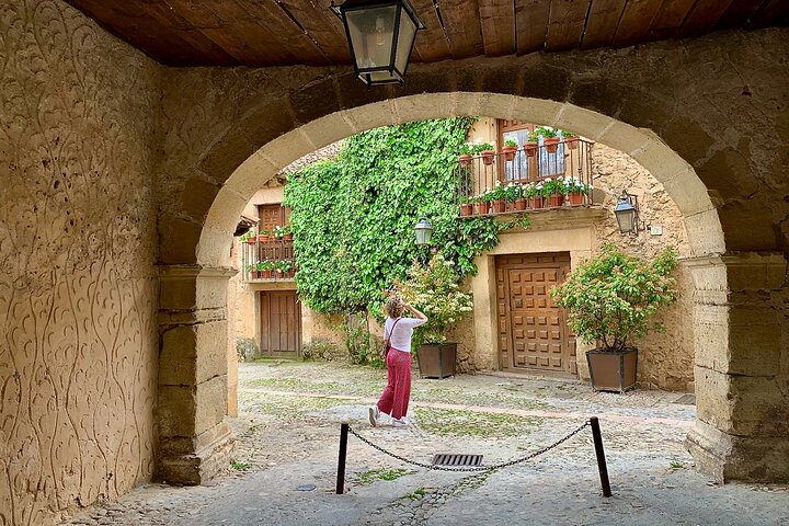 Segovia y Pedraza: del Imperio Romano al Medioevo desde Madrid