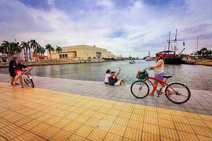 Tour en bicicleta de 2 h por Cartagena
