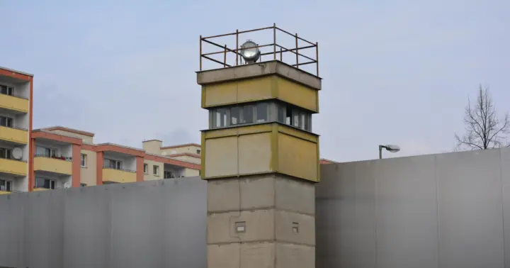 Berlin: Cold War History and Berlin Wall Guided Walking Tour