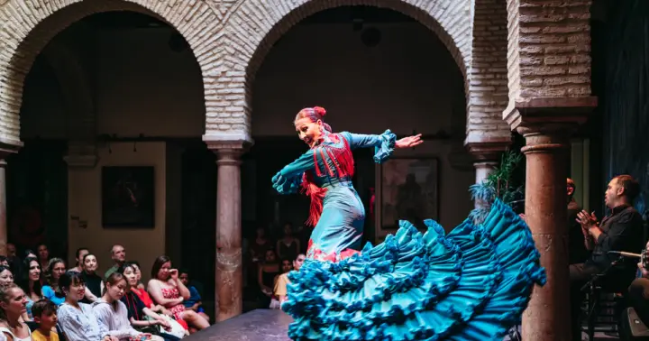 Sevilla: Espectáculo Puro Flamenco con entrada opcional al Museo