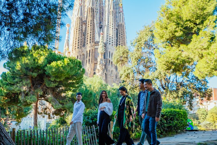 Excursión a la Sagrada Familia con Entrada Rápida y Guía Local