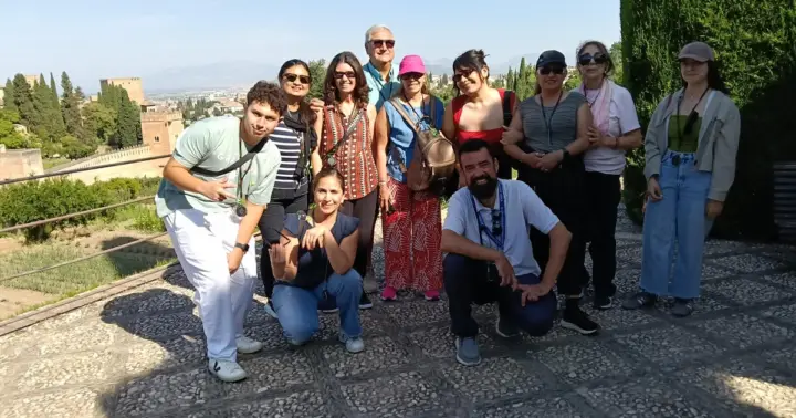 Granada: El Albayzín Con Humor (Comedy Tour por el Albaicín y Sacromonte)