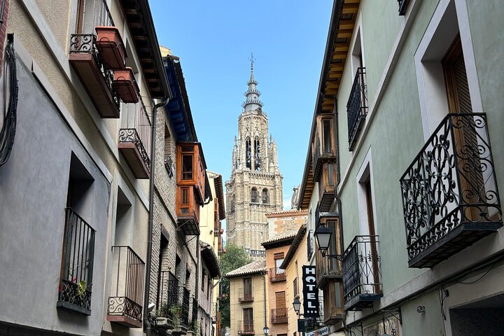 Toledo’s Highlights in English – Guided Tour & Cathedral Visit