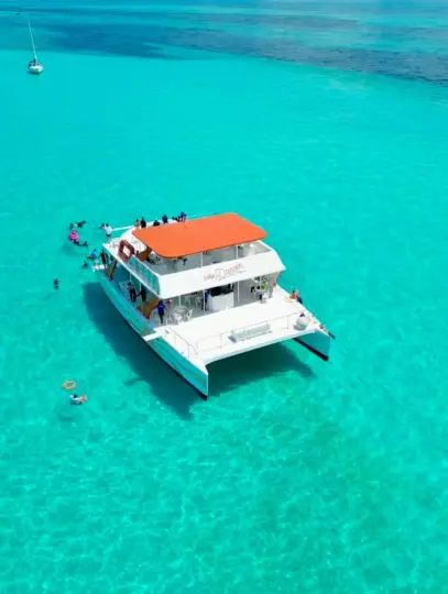 Cancún: crucero con baile a Isla Mujeres con almuerzo y barra libre
