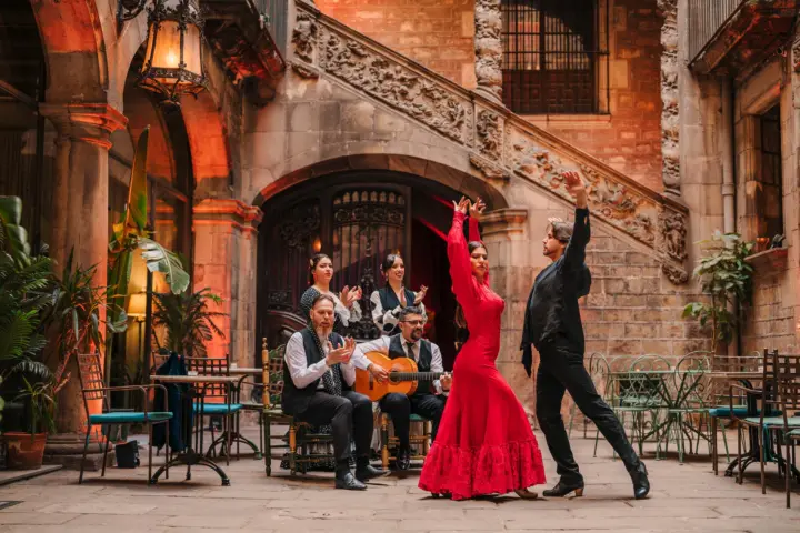 Barcelona: Flamenco Show at Palau Dalmases