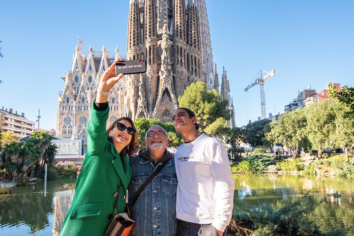 Visita guiada para grupos pequeños de la Sagrada Familia con entrada sin colas