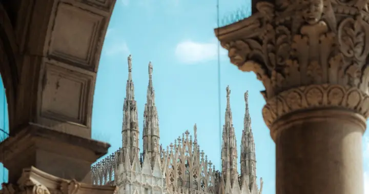 Tour Más allá de la catedral, cripta, museo y subterráneos