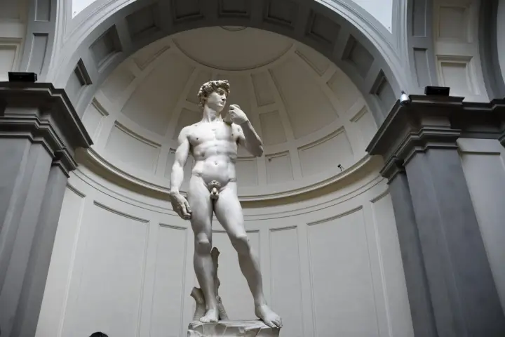 Florence: Accademia Priority Ticket & Digital Tour+City Walk