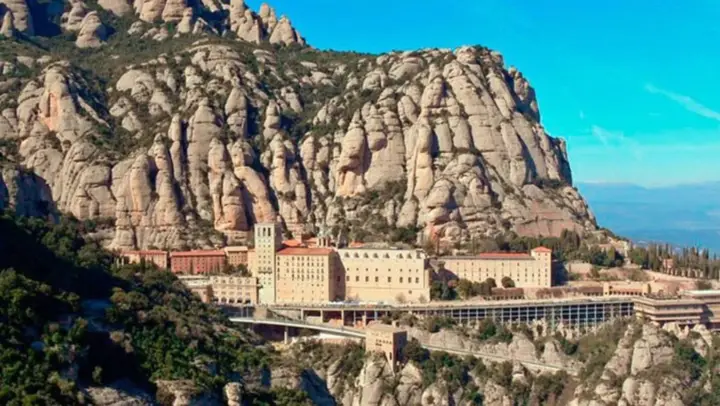 Barcelona: Montserrat Monastery & Mountain Hiking Day Tour