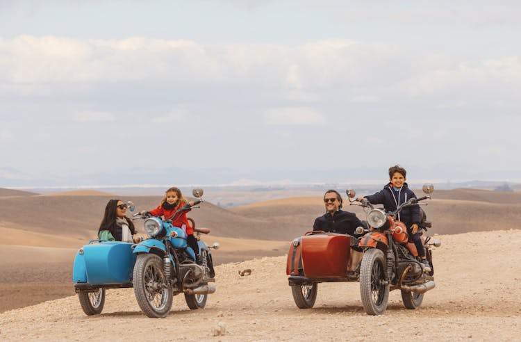 Recorrido en sidecar clásico por Marrakech y alrededores