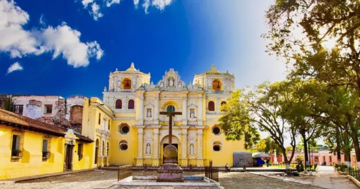 Walk Antigua Like a Local