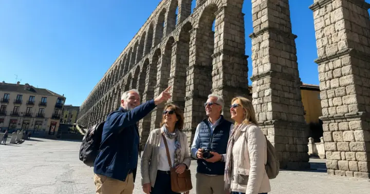 Desde Madrid: excursión de medio día/día completo a Segovia con visita a la catedral