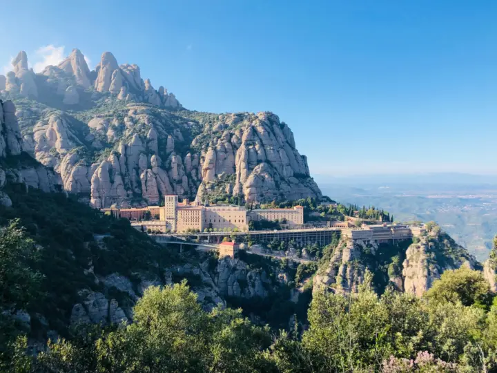 Barcelona: Montserrat Monastery Guided Tour with Transfer
