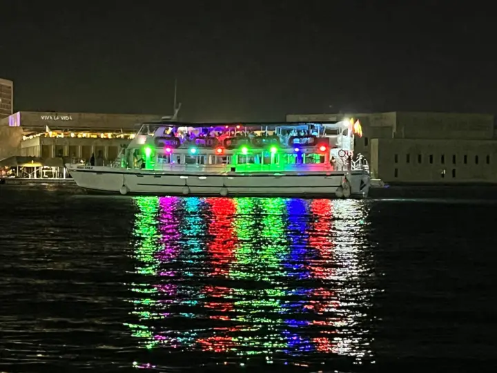Cartagena: Tour noche blanca en barco con cena y barra libre