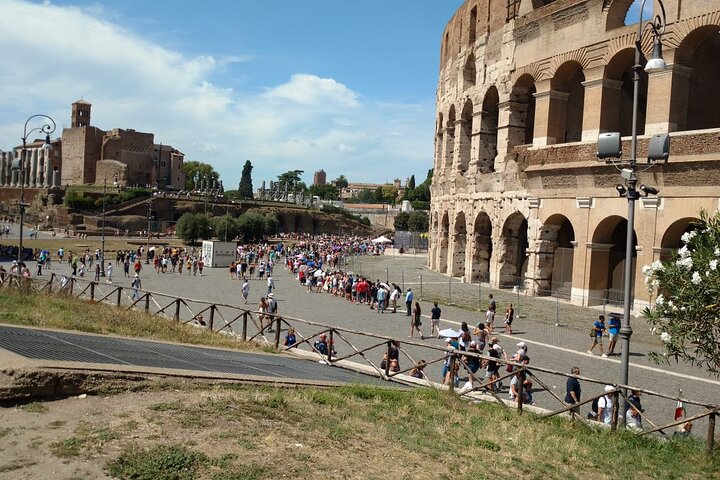 SkipTheLine Tour de 3 horas por el Coliseo y el Foro Romano