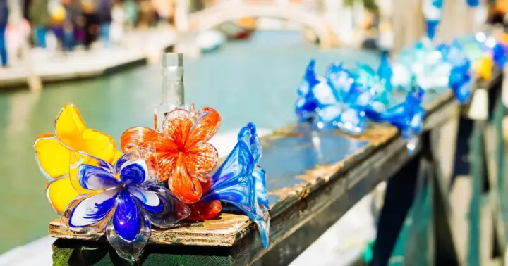 Colors and Traditions: 5.5-Hour Murano and Burano Islands
