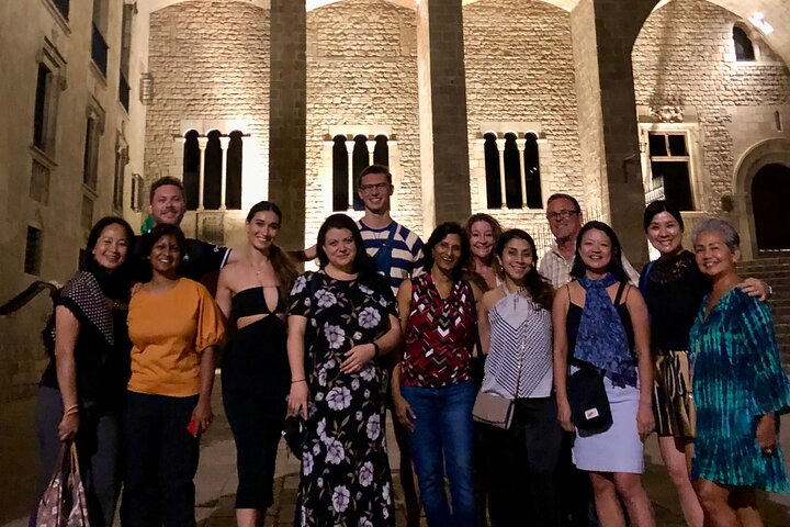 Recorrido nocturno por el encantador Barrio Gótico