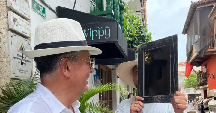 Cartagena: Private Shopping Tour with social impact