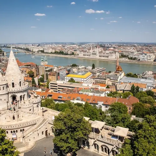 Budapest: 3-Hr Bus Tour & 1-Hr Sightseeing Cruise